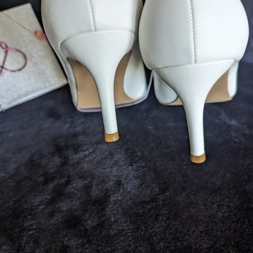 White High Heels 9.5 FLAWED ITEM